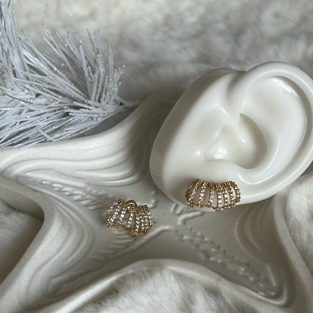 Ear crawler Sparkly Earrings - Picture 4 of 4